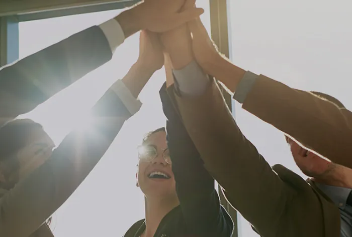 Miért fontos a transzparencia a munkahelyeken? Mert a csend nem semleges